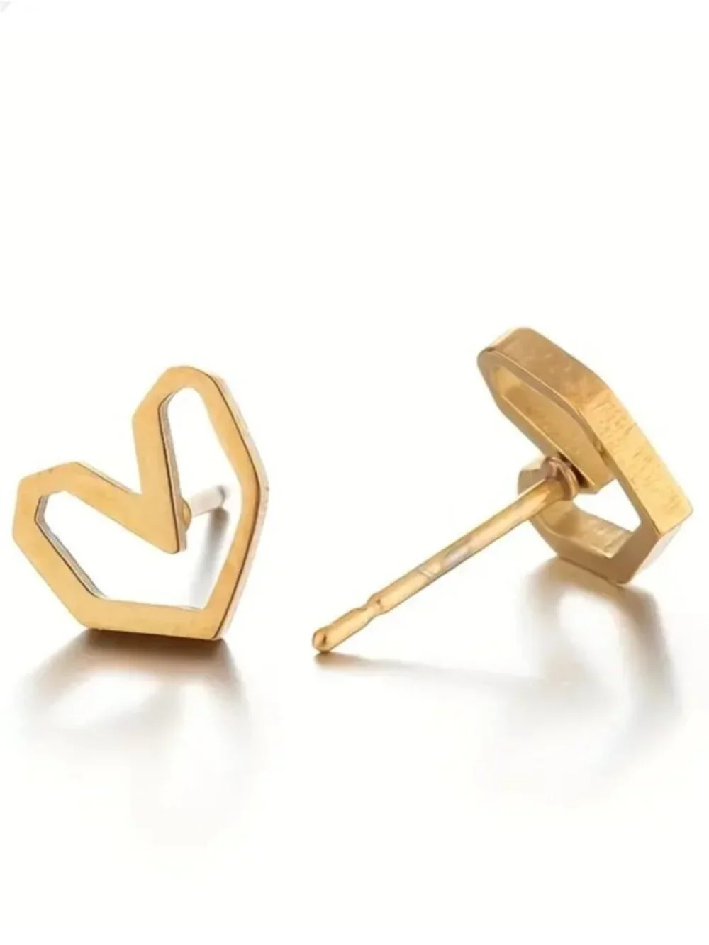 New! Jenna 18K Gold Plated Heart Post Earrings (3033) NWOT